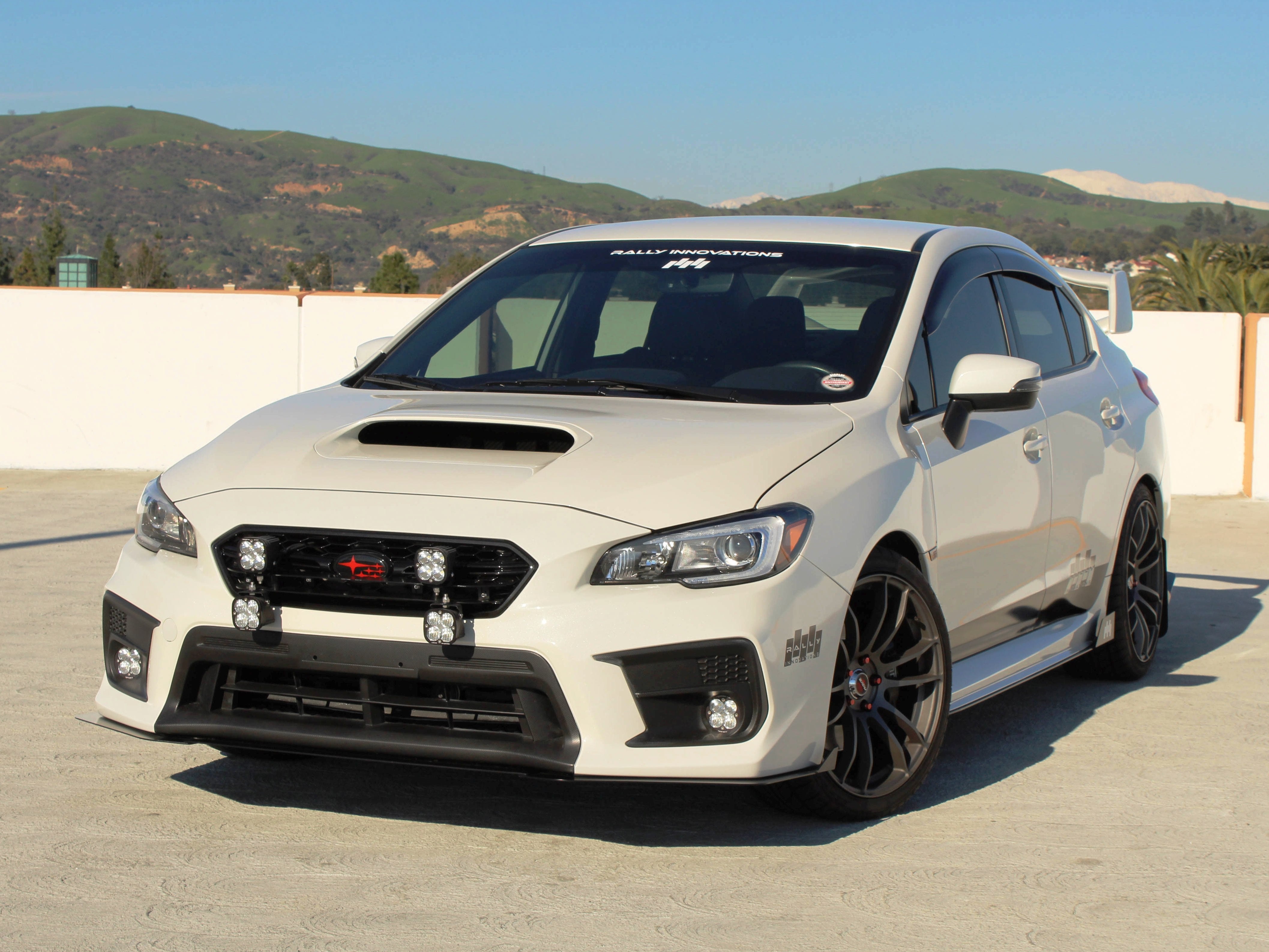 2018WRX_STI3_4FrontFull3pcSpli